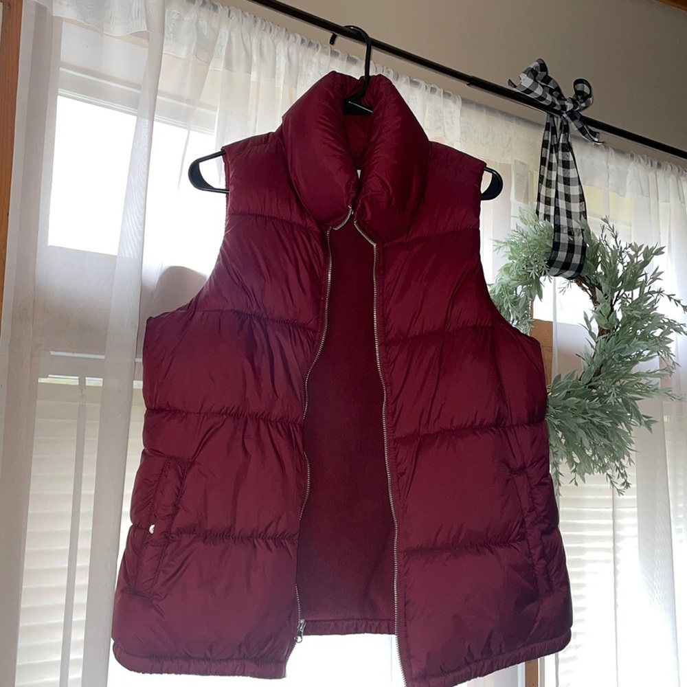 Burgundy puffer vest from Old Navy! Worn 1-2 times, from 2020 season